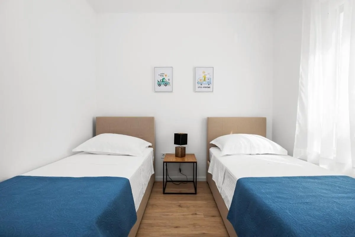 Ferienwohnung Premantura Punta M Apartment